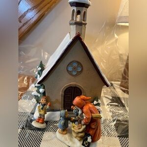 HUMMEL CHRISTMAS CATHEDRAL SET LIGHTED WITH MINI FIGURINES NEW IN BOX